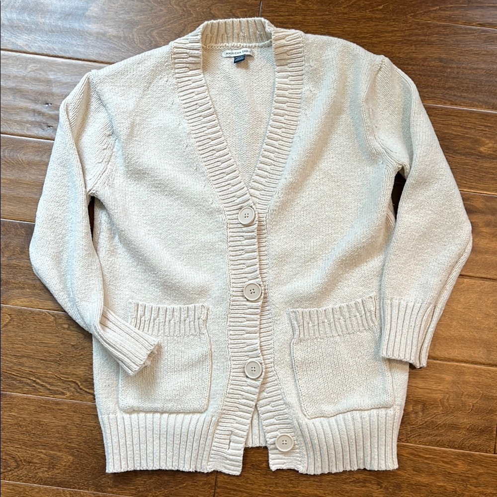 American Eagle Outfitters Cream Cardigan Sweater V-Neck Chunky Knit